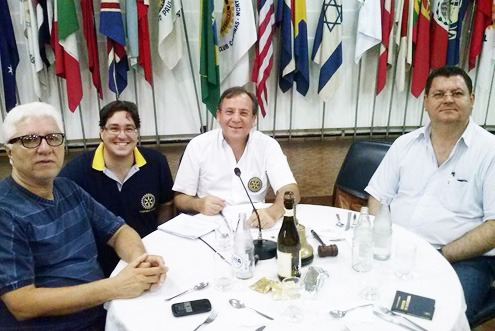 1521368_10202245533372611_1068821934_n (1)